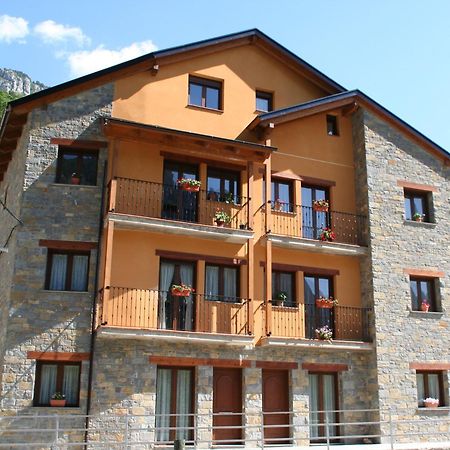 Apartamentos Mobison Salinas de Bielsa Exteriér fotografie