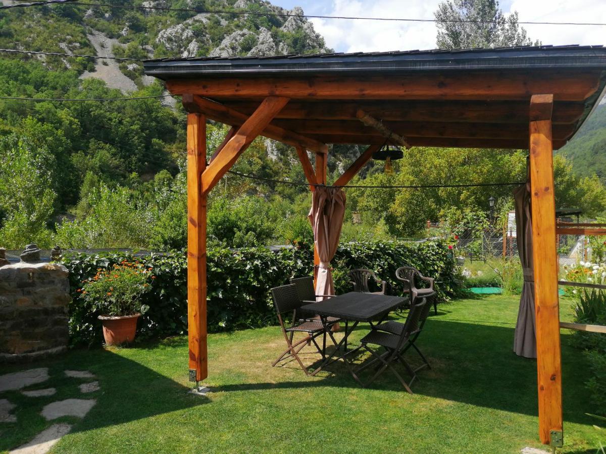 Apartamentos Mobison Salinas de Bielsa Exteriér fotografie