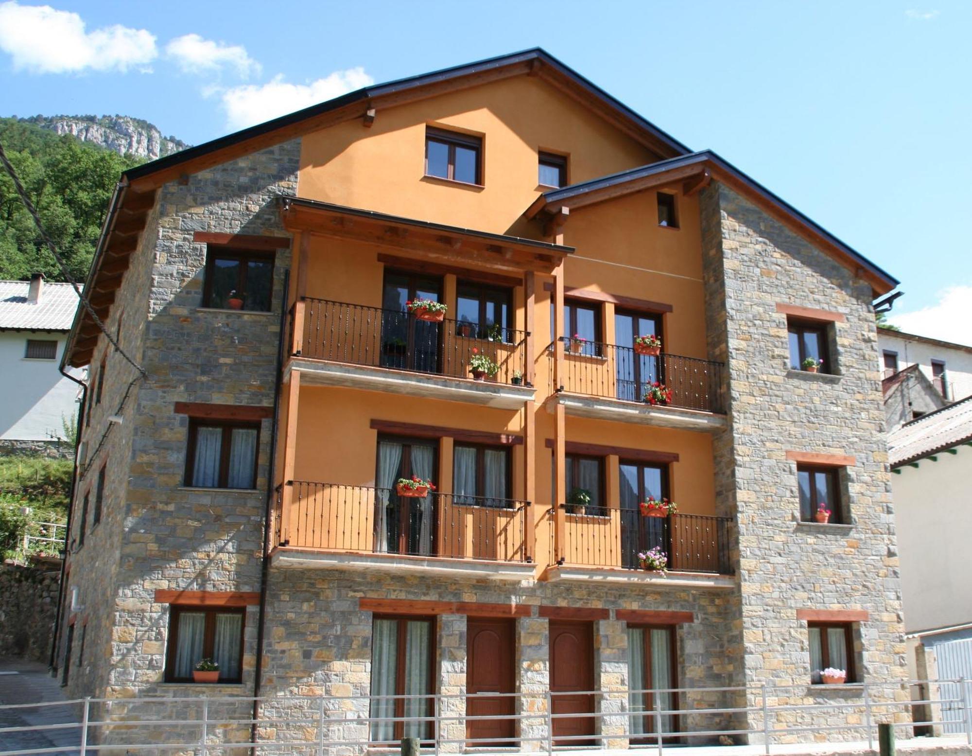 Apartamentos Mobison Salinas de Bielsa Exteriér fotografie