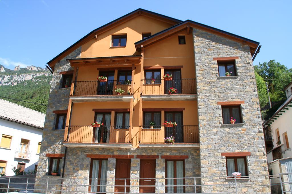 Apartamentos Mobison Salinas de Bielsa Exteriér fotografie
